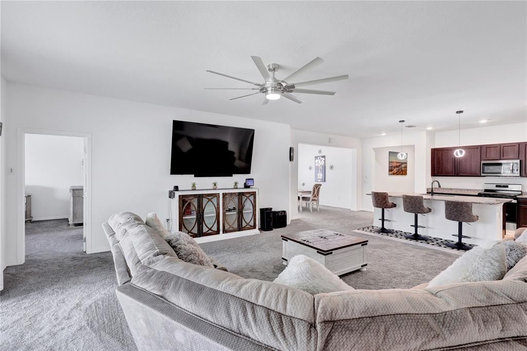 For Sale: $519,990 (4 beds, 3 baths, 2645 Square Feet)