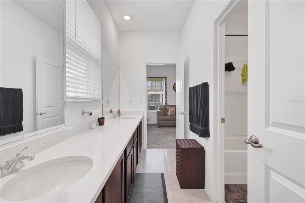 For Sale: $519,990 (4 beds, 3 baths, 2645 Square Feet)