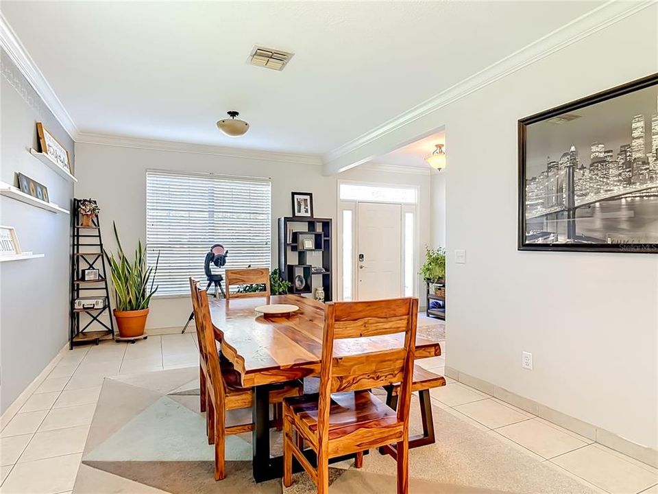 For Sale: $524,900 (5 beds, 2 baths, 2526 Square Feet)