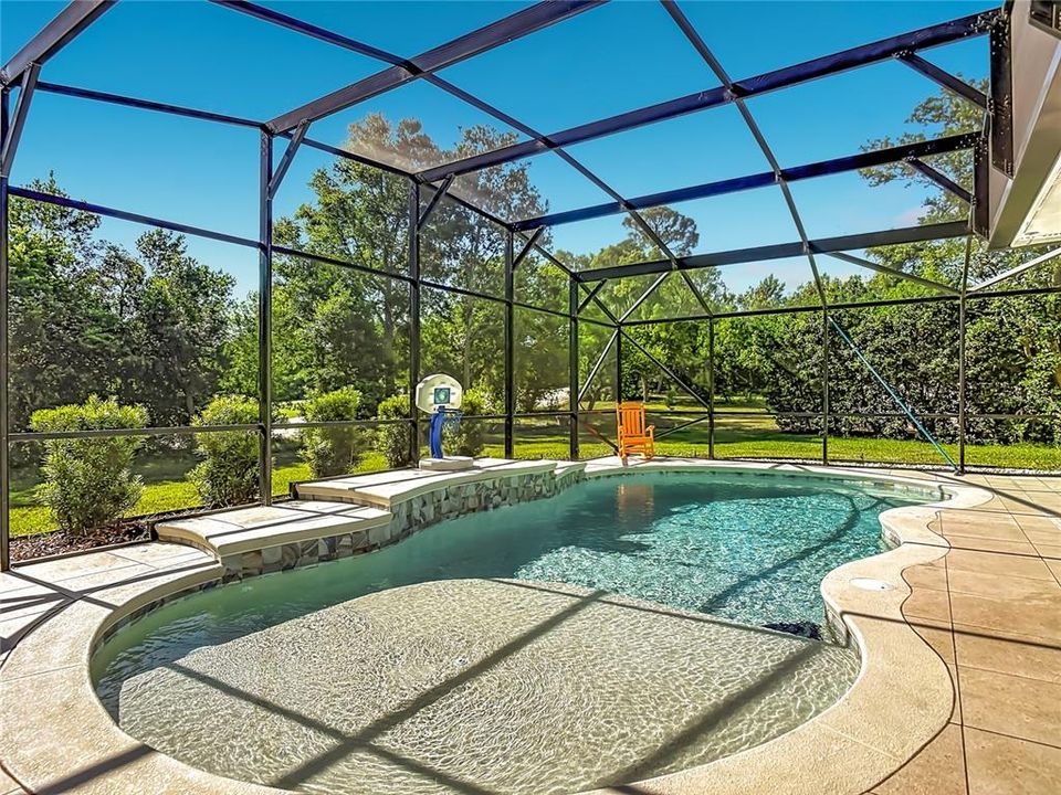 For Sale: $524,900 (5 beds, 2 baths, 2526 Square Feet)