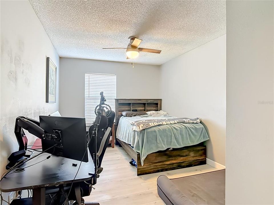 For Sale: $524,900 (5 beds, 2 baths, 2526 Square Feet)