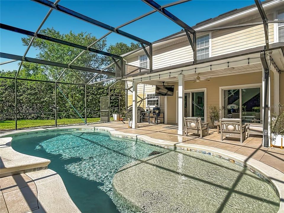For Sale: $524,900 (5 beds, 2 baths, 2526 Square Feet)