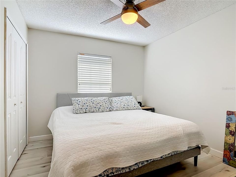 For Sale: $524,900 (5 beds, 2 baths, 2526 Square Feet)