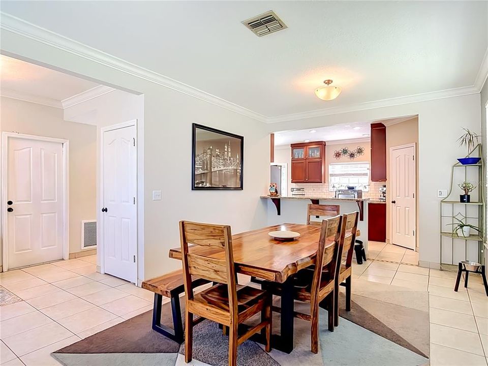 For Sale: $524,900 (5 beds, 2 baths, 2526 Square Feet)