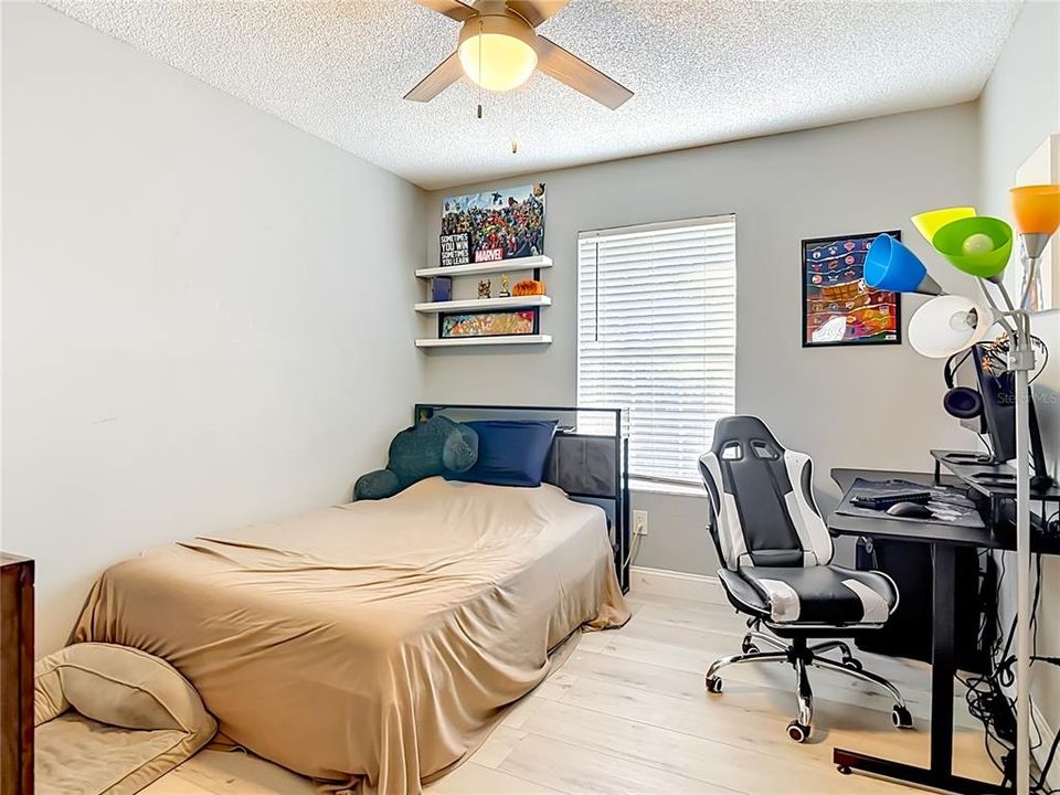 For Sale: $524,900 (5 beds, 2 baths, 2526 Square Feet)