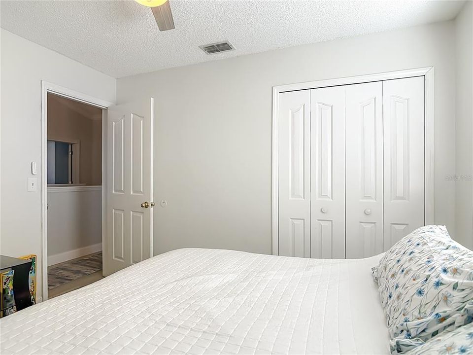 For Sale: $524,900 (5 beds, 2 baths, 2526 Square Feet)