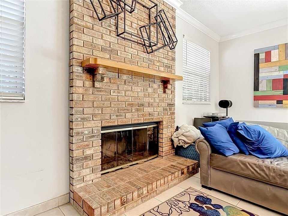 For Sale: $524,900 (5 beds, 2 baths, 2526 Square Feet)