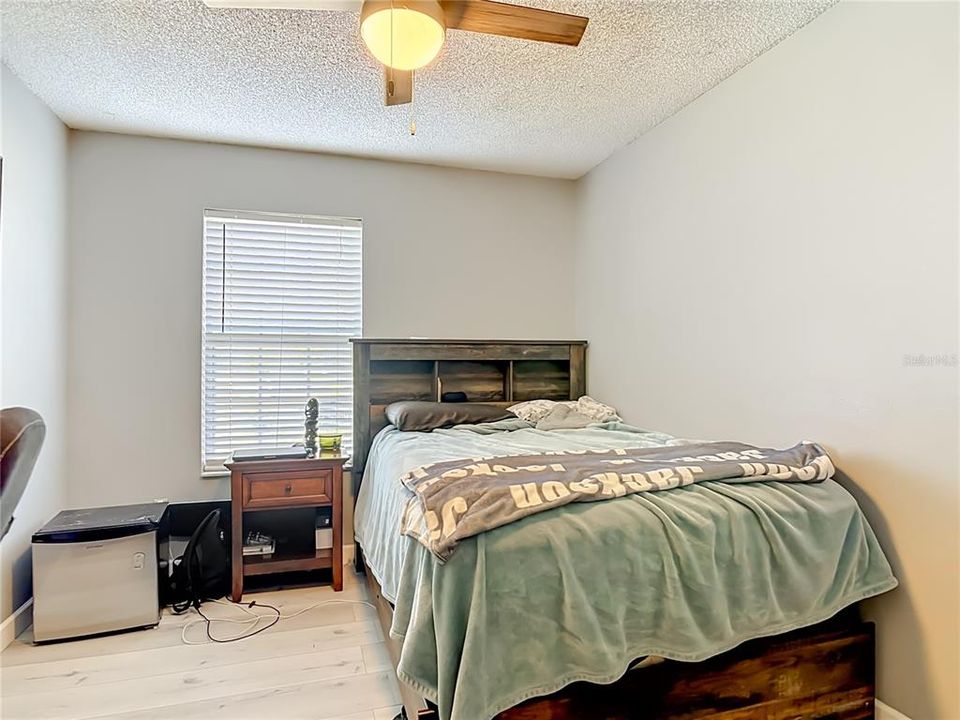 For Sale: $524,900 (5 beds, 2 baths, 2526 Square Feet)