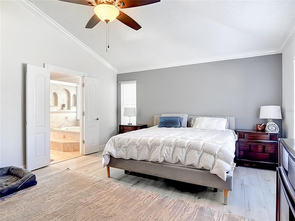 For Sale: $524,900 (5 beds, 2 baths, 2526 Square Feet)