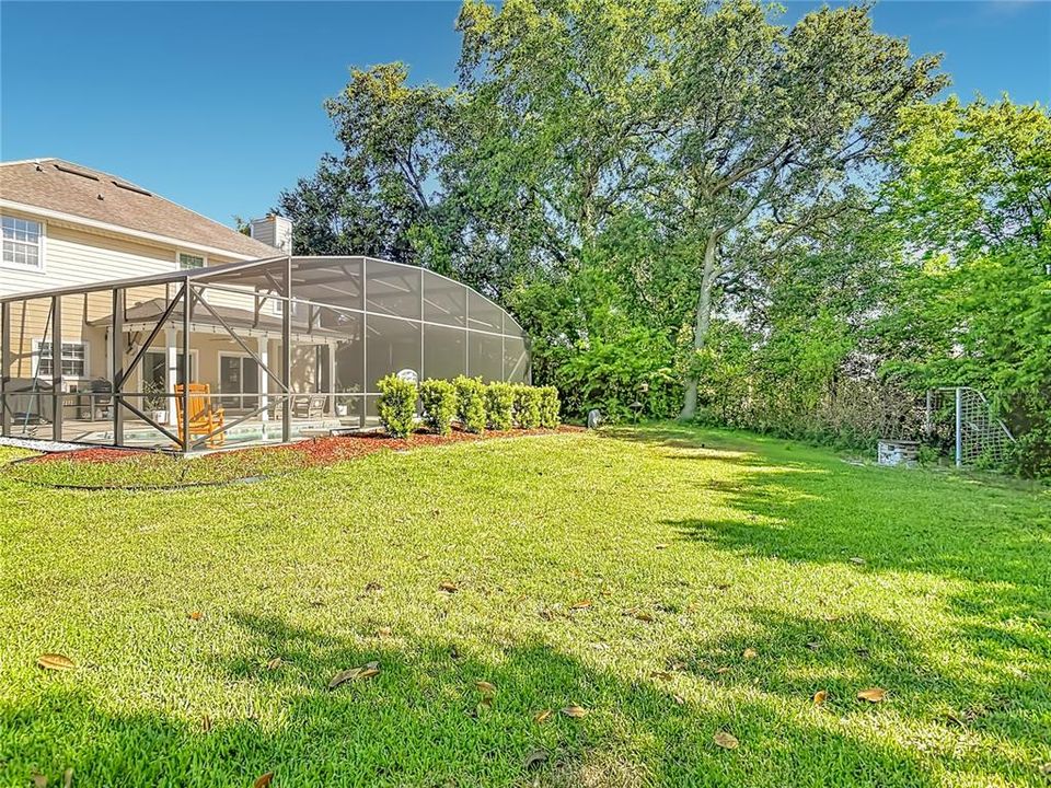 For Sale: $524,900 (5 beds, 2 baths, 2526 Square Feet)