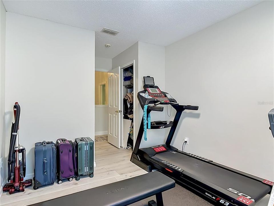 For Sale: $524,900 (5 beds, 2 baths, 2526 Square Feet)