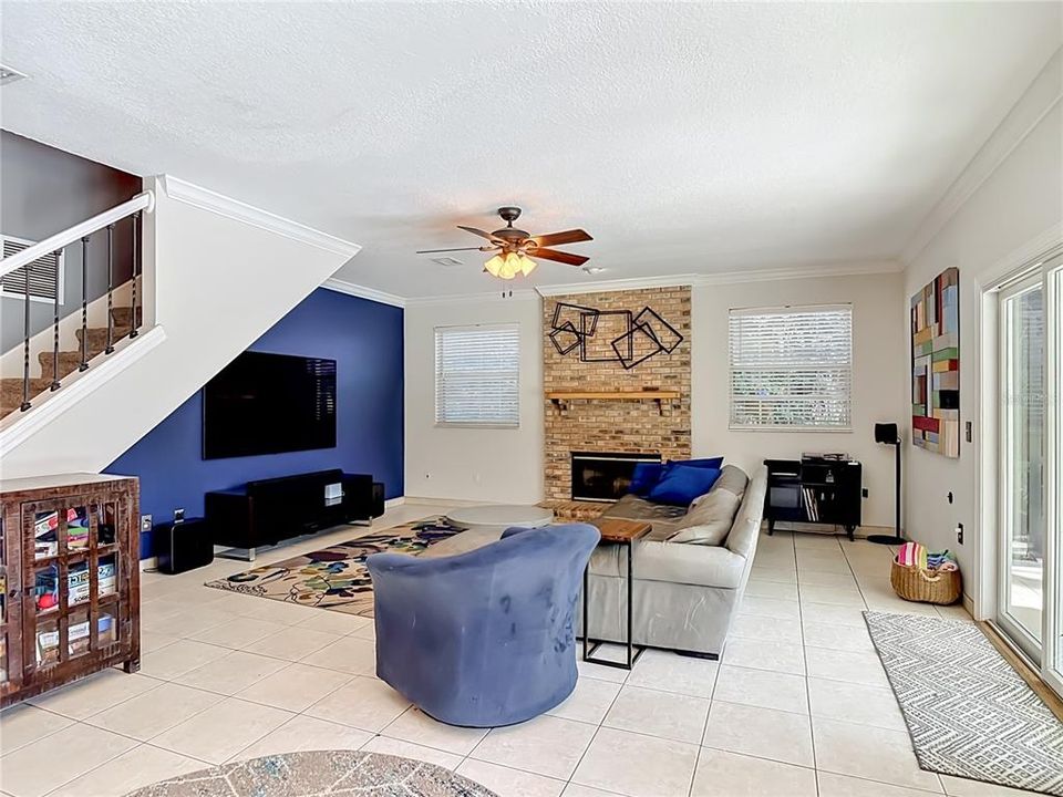 For Sale: $524,900 (5 beds, 2 baths, 2526 Square Feet)