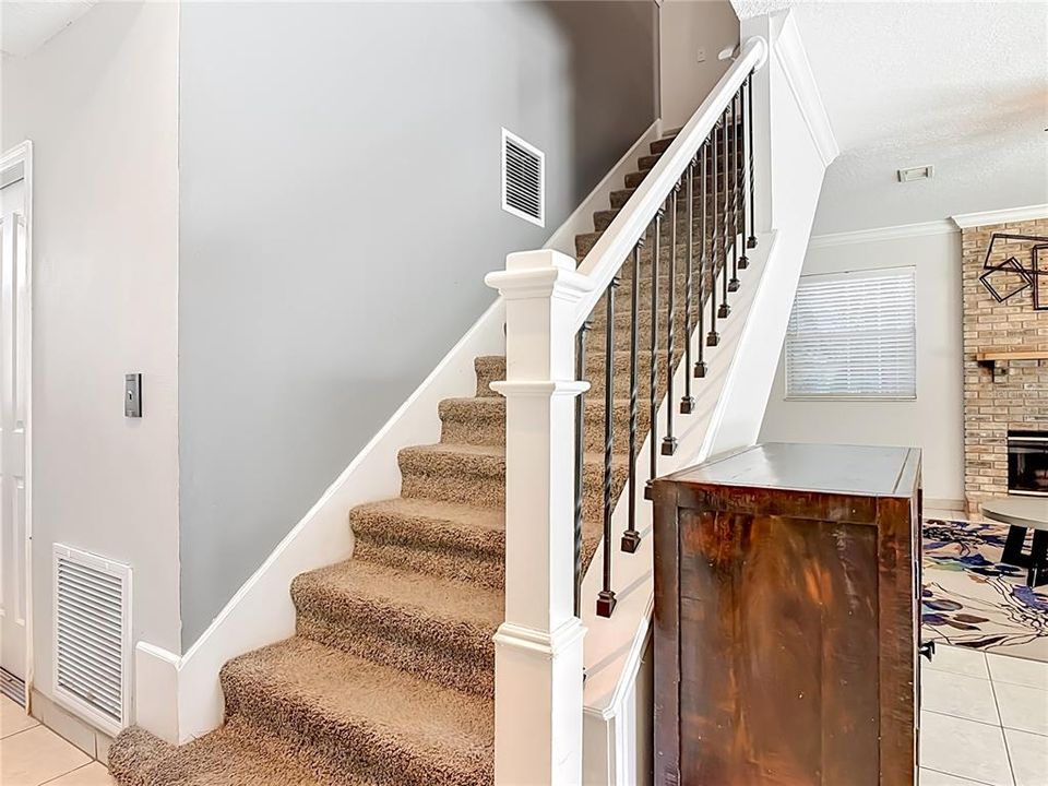 For Sale: $524,900 (5 beds, 2 baths, 2526 Square Feet)