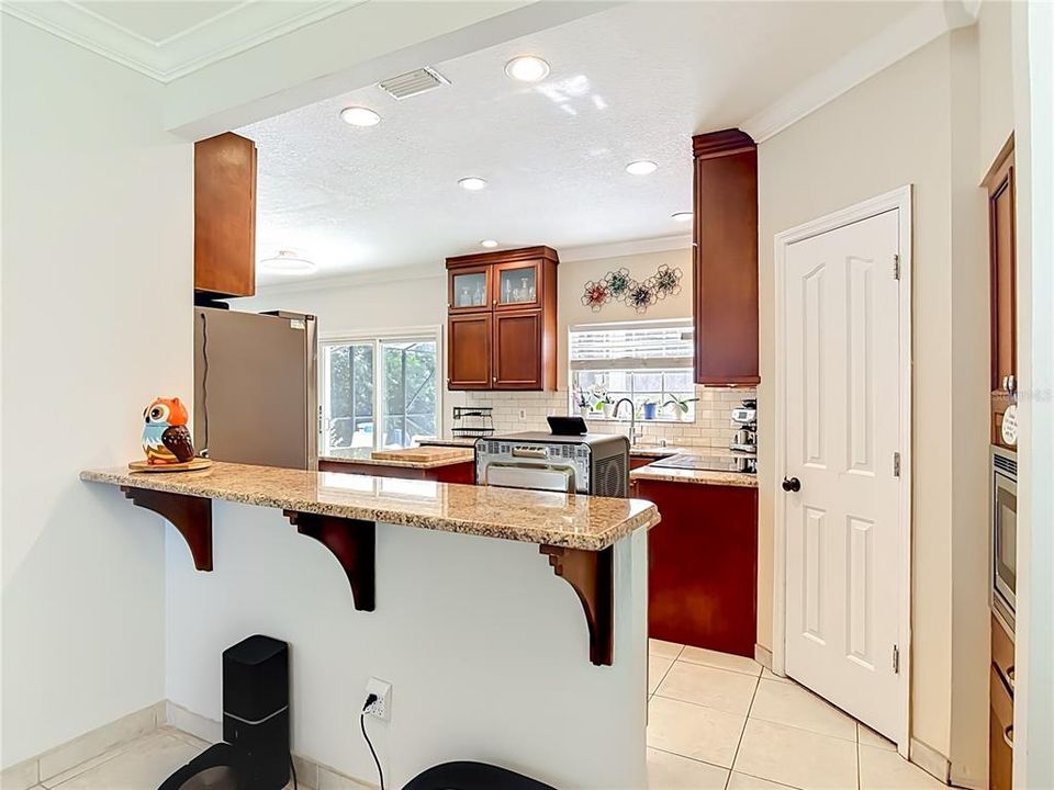 For Sale: $524,900 (5 beds, 2 baths, 2526 Square Feet)