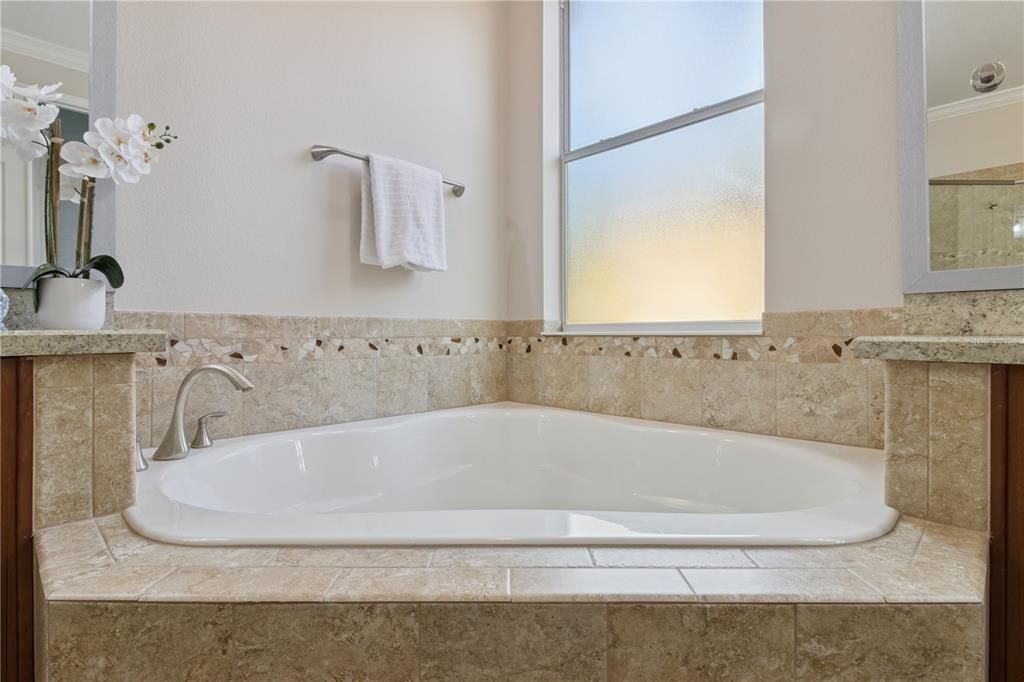 En Venta: $720,000 (4 camas, 3 baños, 3621 Pies cuadrados)