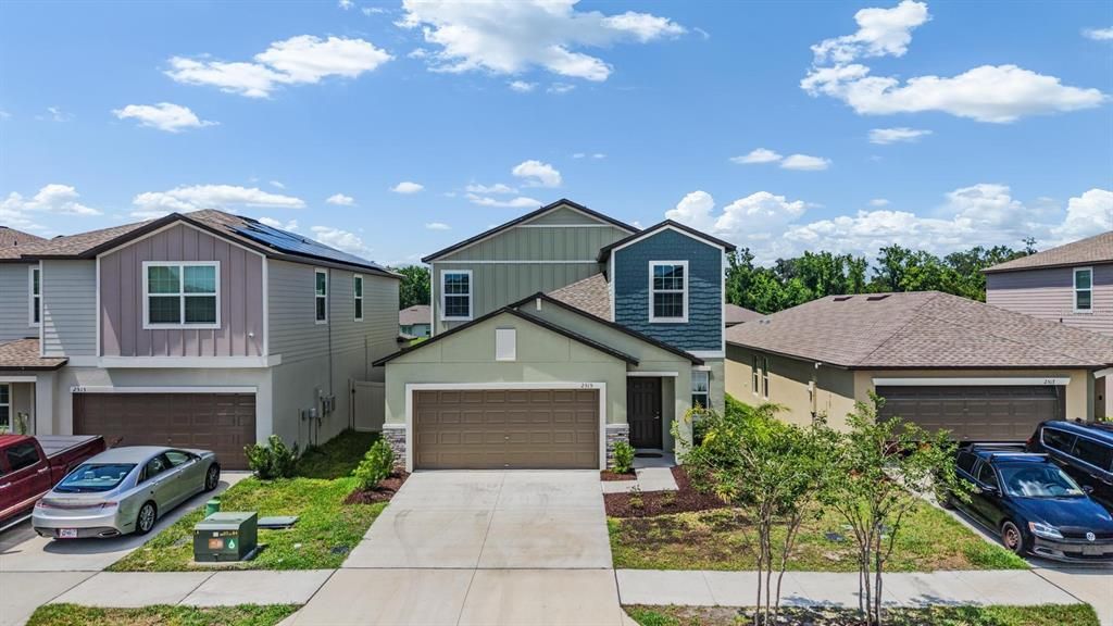 For Sale: $410,000 (5 beds, 2 baths, 2415 Square Feet)