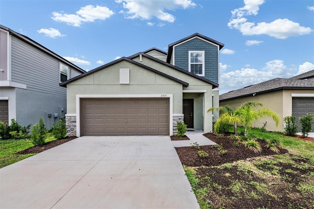 For Sale: $410,000 (5 beds, 2 baths, 2415 Square Feet)