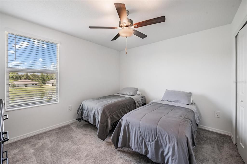 For Sale: $410,000 (5 beds, 2 baths, 2415 Square Feet)