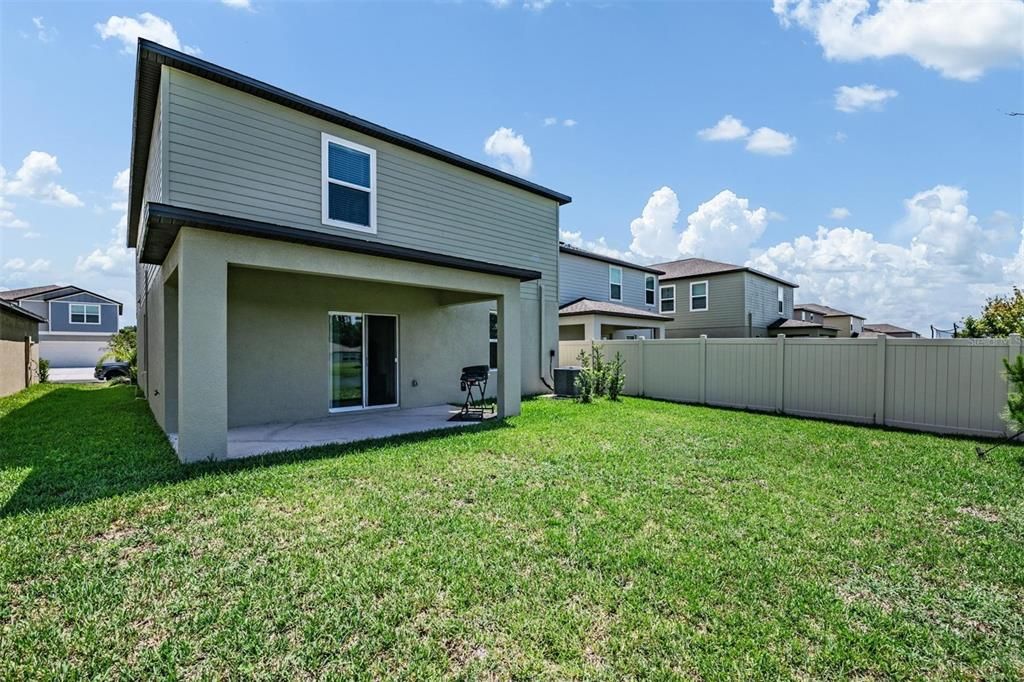 For Sale: $410,000 (5 beds, 2 baths, 2415 Square Feet)