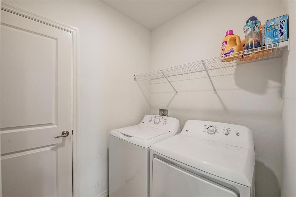 For Sale: $410,000 (5 beds, 2 baths, 2415 Square Feet)