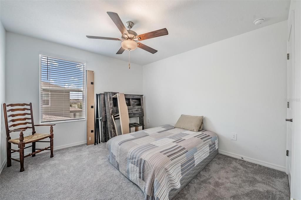 For Sale: $410,000 (5 beds, 2 baths, 2415 Square Feet)