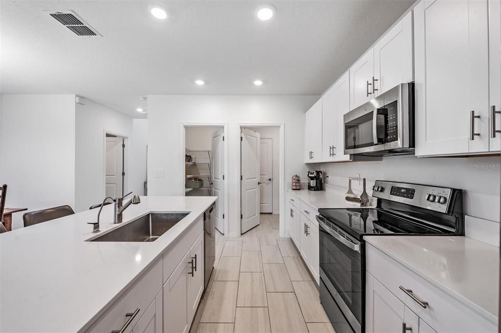 For Sale: $410,000 (5 beds, 2 baths, 2415 Square Feet)