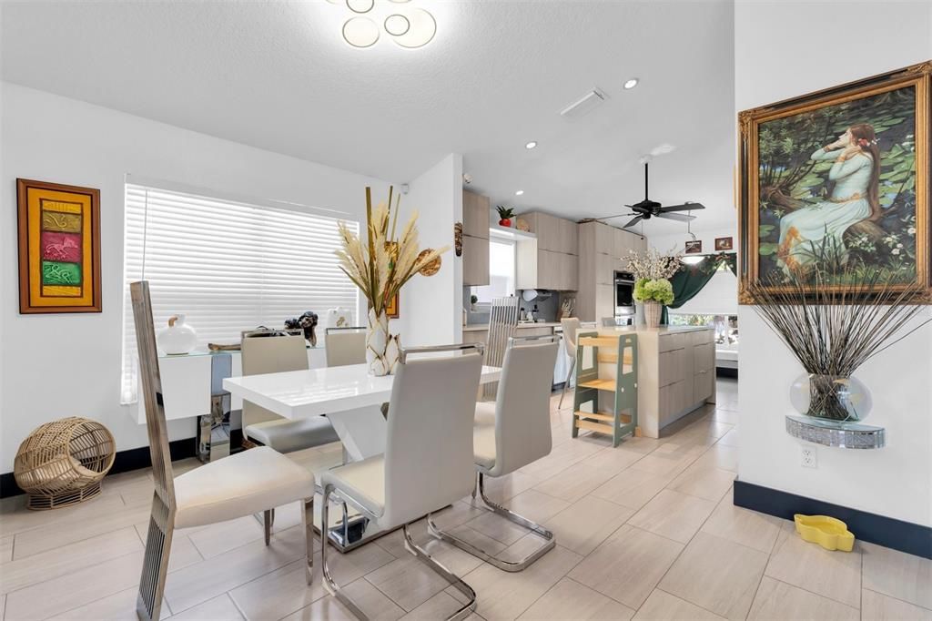 En Venta: $425,000 (3 camas, 2 baños, 1620 Pies cuadrados)