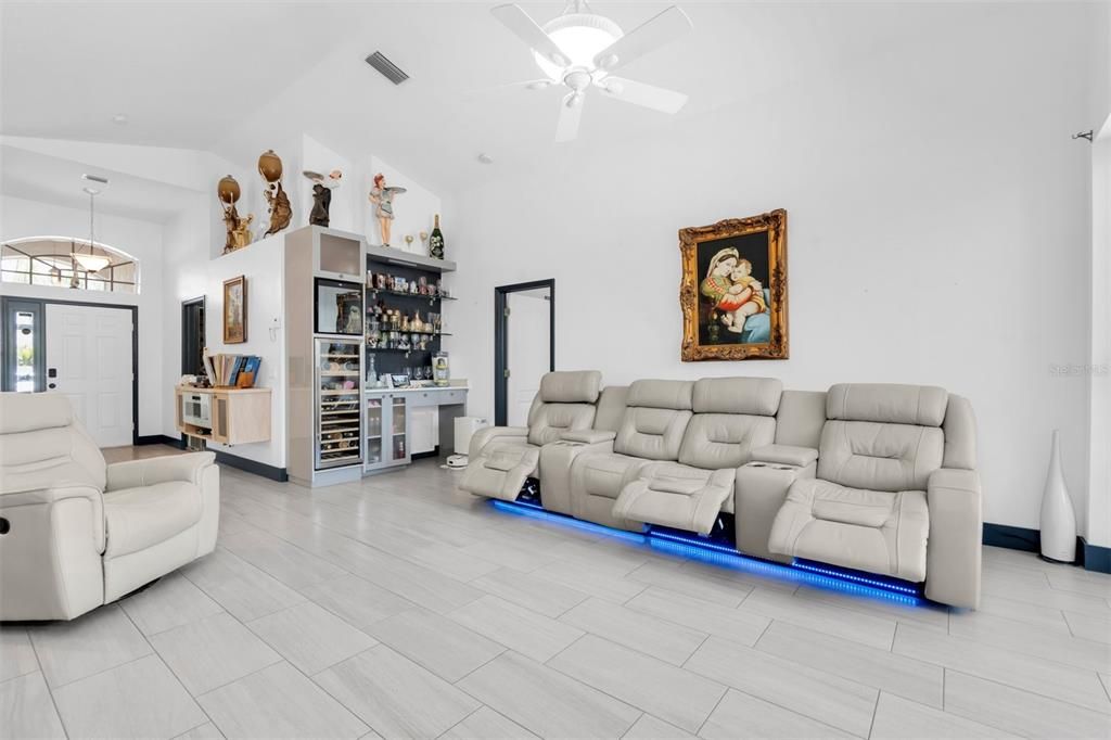En Venta: $425,000 (3 camas, 2 baños, 1620 Pies cuadrados)