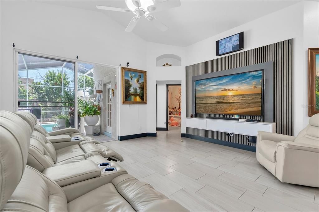 En Venta: $425,000 (3 camas, 2 baños, 1620 Pies cuadrados)