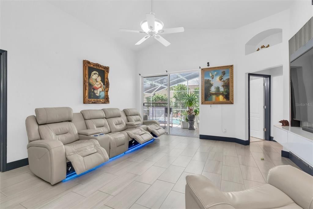 En Venta: $425,000 (3 camas, 2 baños, 1620 Pies cuadrados)