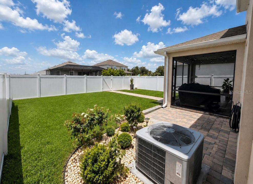 For Rent: $3,100 (3 beds, 2 baths, 2320 Square Feet)