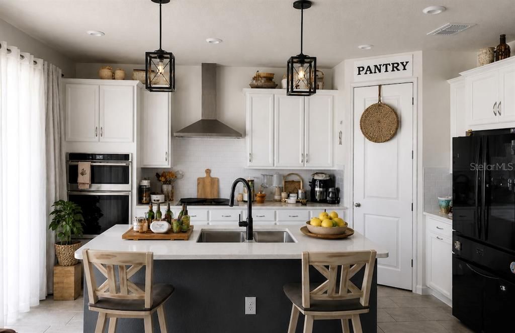 For Rent: $3,100 (3 beds, 2 baths, 2320 Square Feet)