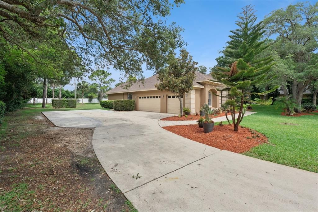 For Sale: $965,000 (4 beds, 3 baths, 2685 Square Feet)