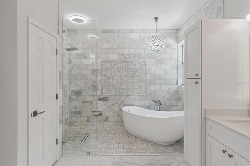 For Sale: $965,000 (4 beds, 3 baths, 2685 Square Feet)