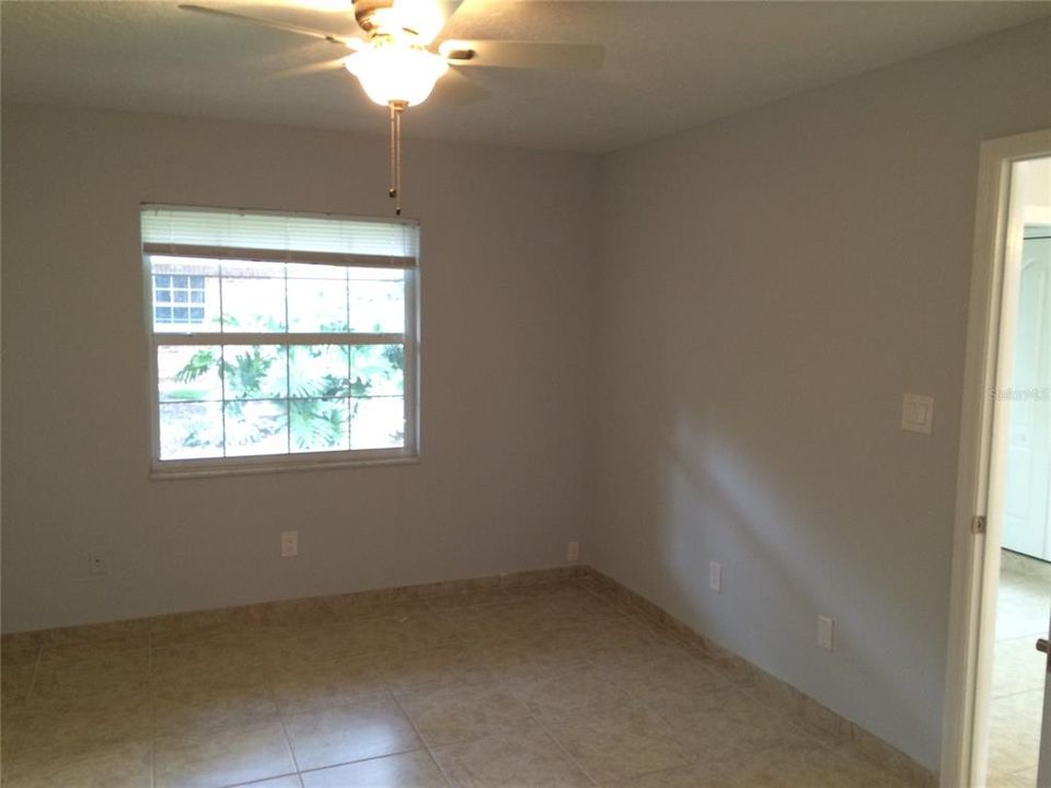 Activo con contrato: $185,000 (2 camas, 2 baños, 905 Pies cuadrados)