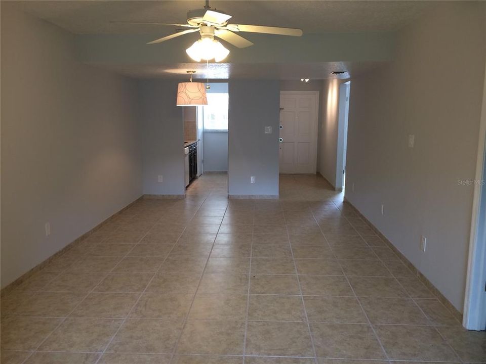Activo con contrato: $185,000 (2 camas, 2 baños, 905 Pies cuadrados)