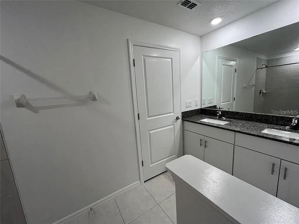 For Rent: $2,095 (3 beds, 2 baths, 1666 Square Feet)