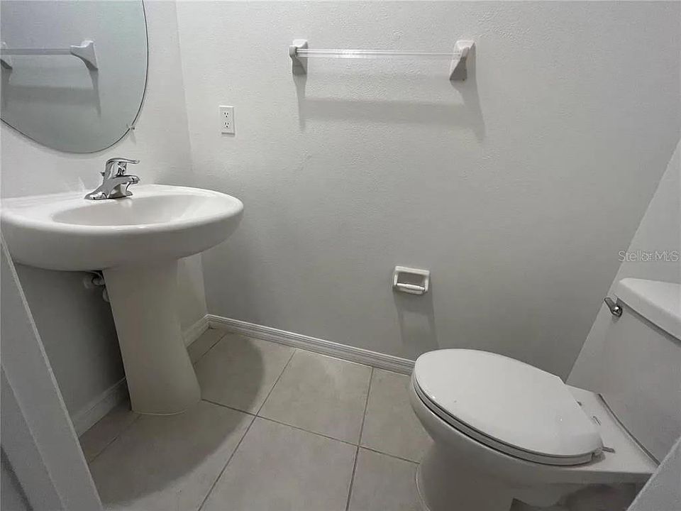 For Rent: $2,095 (3 beds, 2 baths, 1666 Square Feet)