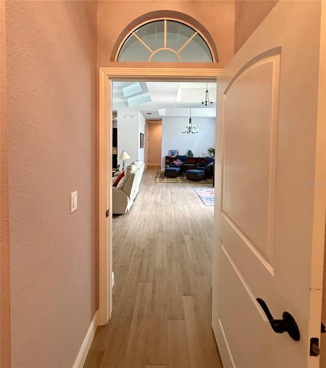 En Venta: $655,000 (3 camas, 2 baños, 2761 Pies cuadrados)