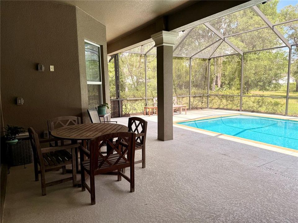 En Venta: $655,000 (3 camas, 2 baños, 2761 Pies cuadrados)