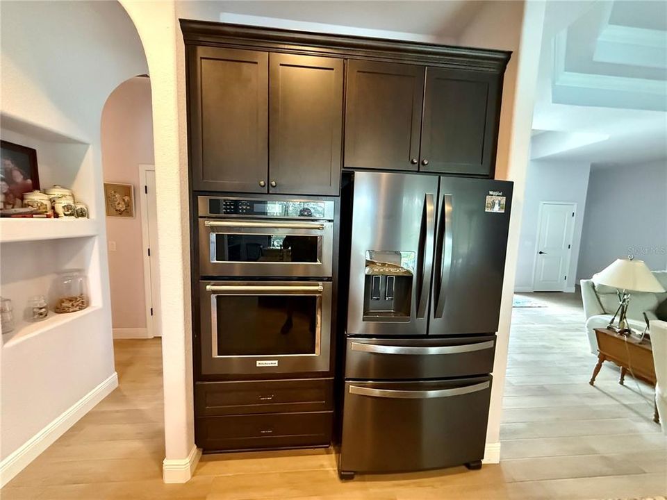 En Venta: $655,000 (3 camas, 2 baños, 2761 Pies cuadrados)