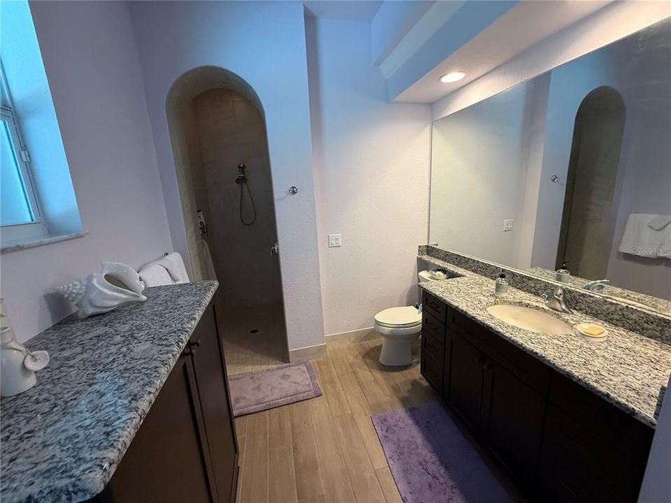 En Venta: $655,000 (3 camas, 2 baños, 2761 Pies cuadrados)