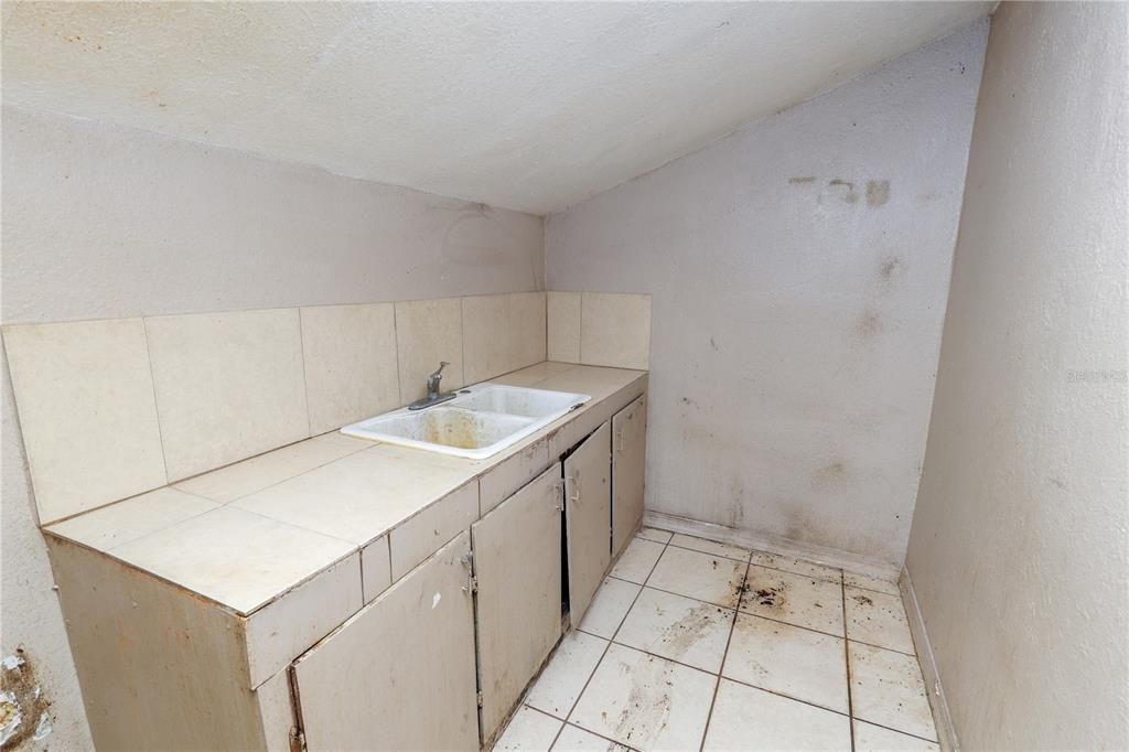 For Sale: $450,000 (4 beds, 2 baths, 2255 Square Feet)