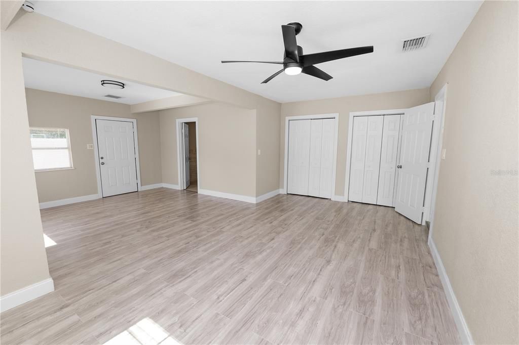 For Sale: $450,000 (4 beds, 2 baths, 2255 Square Feet)