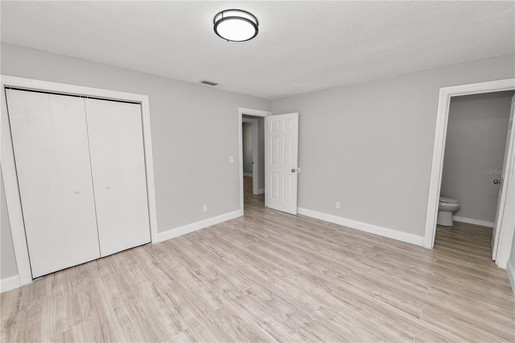 For Sale: $450,000 (4 beds, 2 baths, 2255 Square Feet)