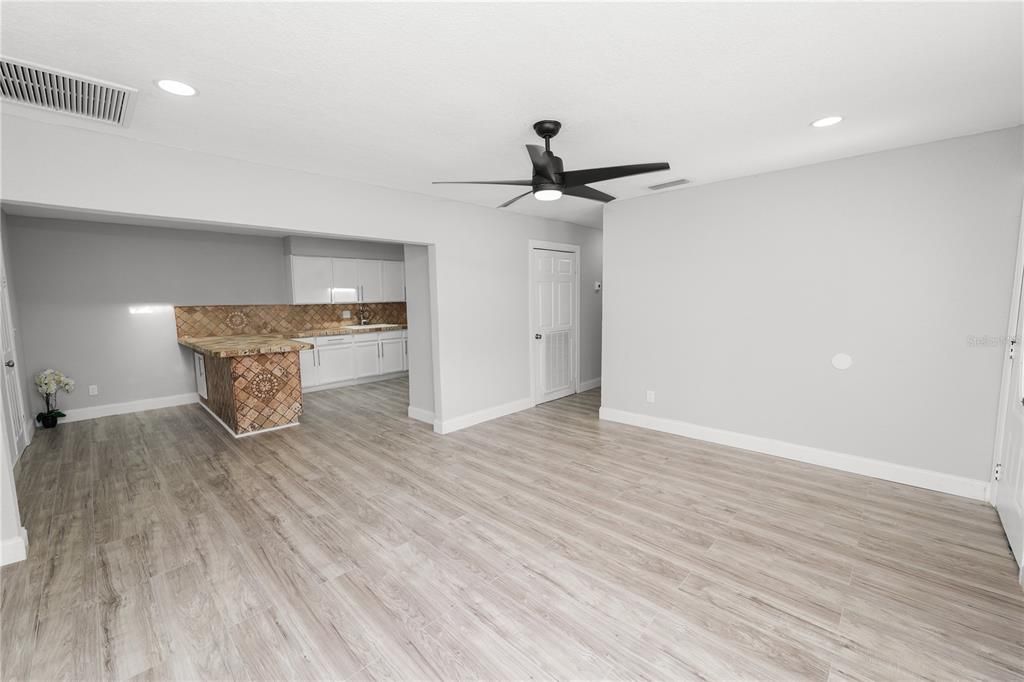 For Sale: $450,000 (4 beds, 2 baths, 2255 Square Feet)