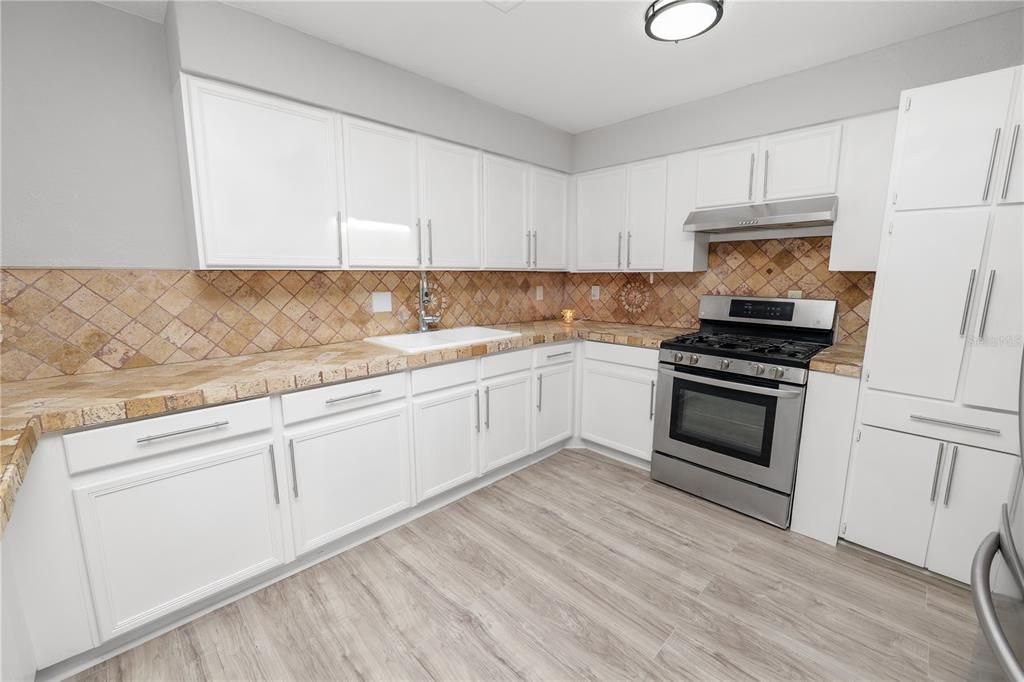 For Sale: $450,000 (4 beds, 2 baths, 2255 Square Feet)