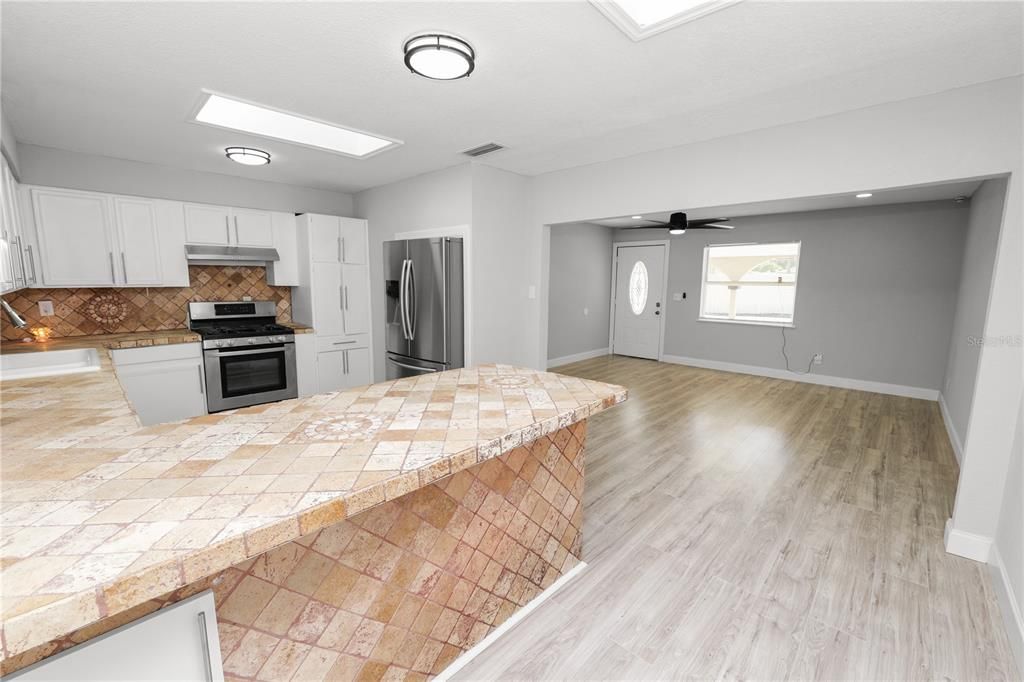For Sale: $450,000 (4 beds, 2 baths, 2255 Square Feet)