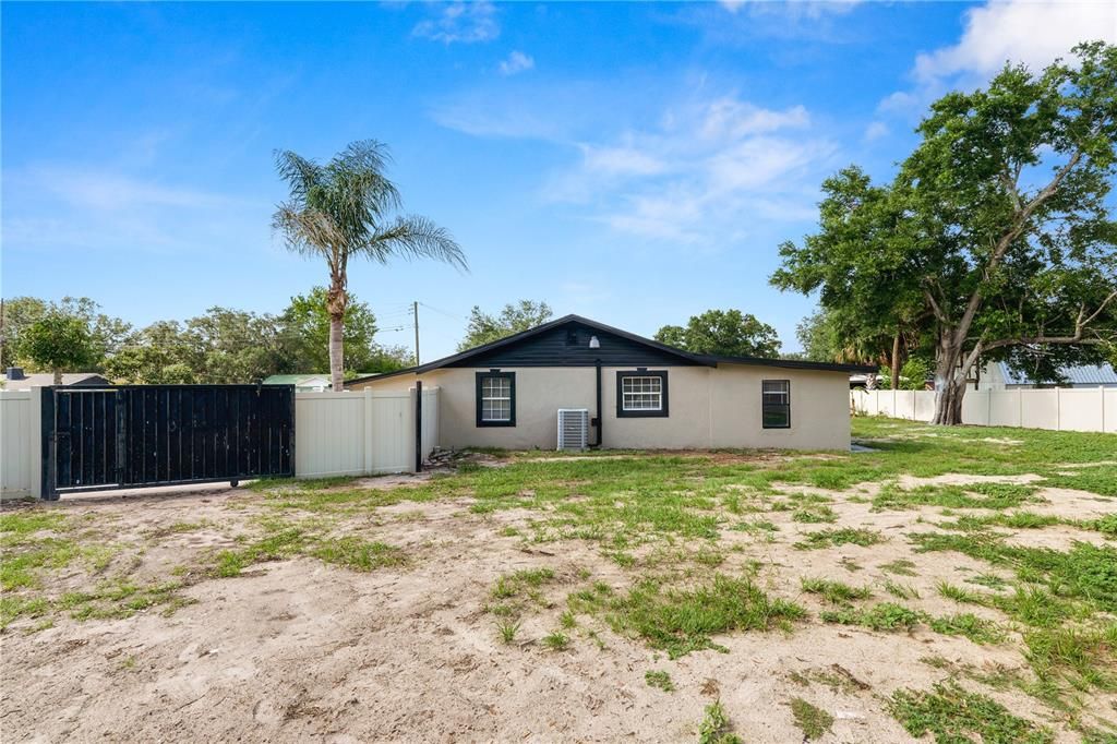 For Sale: $450,000 (4 beds, 2 baths, 2255 Square Feet)