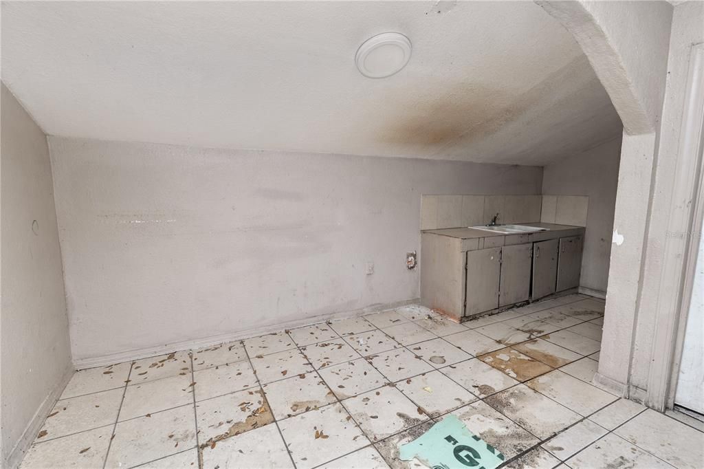 For Sale: $450,000 (4 beds, 2 baths, 2255 Square Feet)